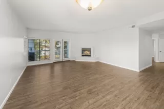 Photo #1: 260012178 Listing 