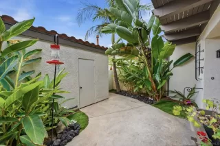 Photo #2: 260012199 Listing