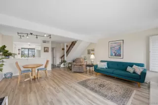 Photo #4: 260012199 Listing