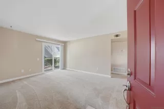 Photo #3: 260012206 Listing