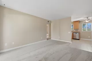 Photo #6: 260012206 Listing
