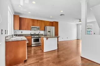 Photo #4: 260012207 Listing