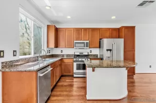 Photo #5: 260012207 Listing