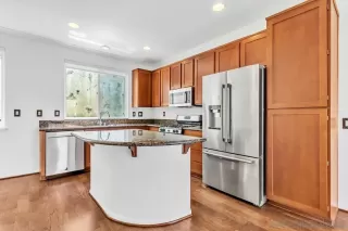 Photo #6: 260012207 Listing