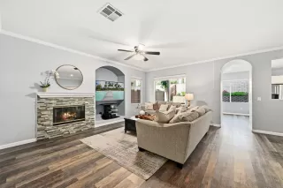 Photo #1: 260012219 Listing 