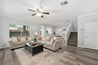 Photo #2: 260012219 Listing 