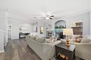 Photo #3: 260012219 Listing 