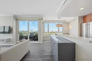 Photo #3: 260012243 Listing