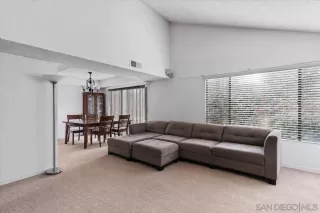 Photo #4: 260012250 Listing