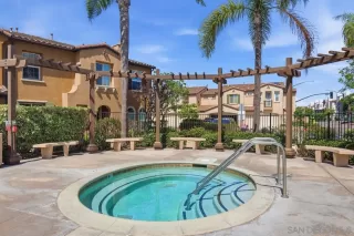 Photo #5: 260012252 Listing