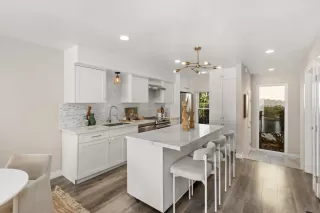 Browse active condo listings in CASITAS DE LA COSTA