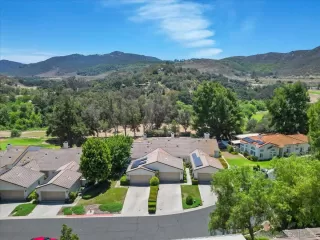 Photo #1: 260012349 Listing
