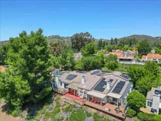 Photo #3: 260012349 Listing