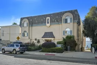 Photo #2: 260012355 Listing