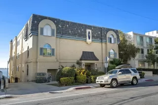 Photo #3: 260012355 Listing