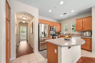 Photo #6: 260012379 Listing