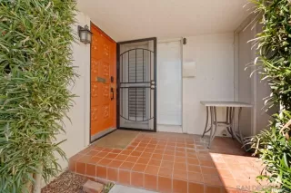 Photo #5: 260012404 Listing