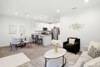 Photo #2: 260012424 Listing