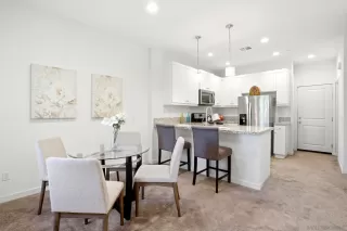 Photo #3: 260012424 Listing