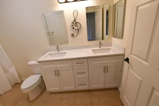 Photo #2: 260012426 Listing