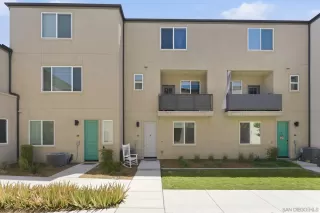 Photo #5: 260012446 Listing