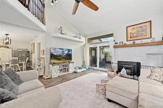 Photo #5: 260012450 Listing