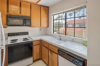 Photo #6: 260012452 Listing