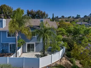 Photo #3: 260012457 Listing