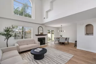 Photo #6: 260012457 Listing