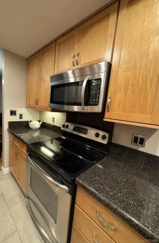 Photo #5: 260012463 Listing