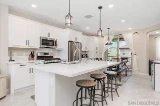 Photo #4: 260012470 Listing