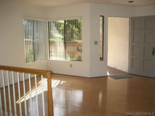 Photo #4: 260012494 Listing