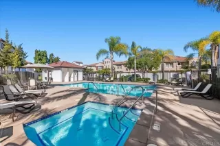 Photo #5: 260012508 Listing