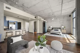 Photo #2: 260012529 Listing