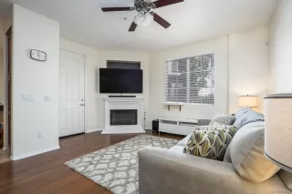 Photo #3: 260012535 Listing