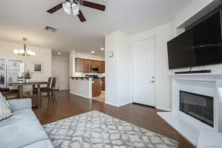 Photo #4: 260012535 Listing