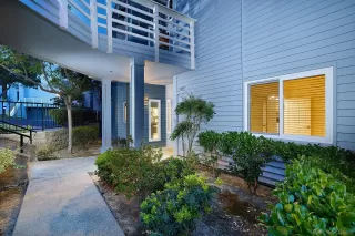 Photo #2: 260012539 Listing