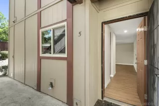 Photo #4: 260012546 Listing