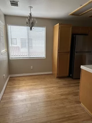 Photo #4: 260012562 Listing