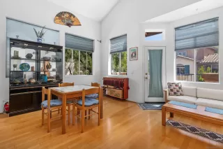 Photo #4: 260012563 Listing