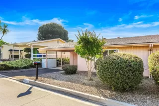 Photo #2: 260012572 Listing 