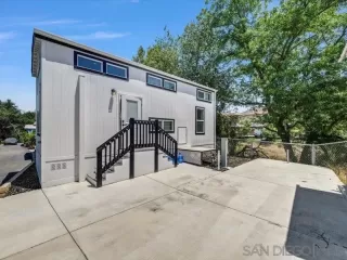 Photo #3: 260012594 Listing