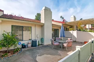 Photo #2: 260012604 Listing
