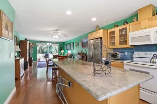 Photo #5: 260012634 Listing