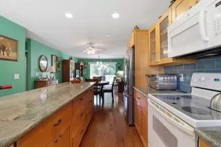 Photo #6: 260012634 Listing