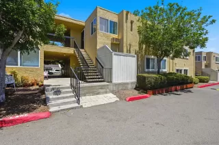 Photo #3: 260012638 Listing