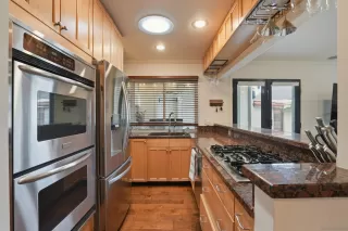 Photo #3: 260012664 Listing