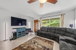 Photo #2: 260012691 Listing