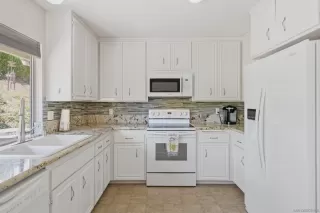 Photo #6: 260012697 Listing