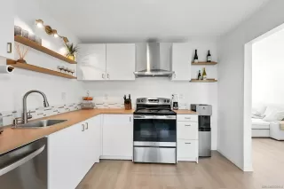 Photo #1: 2600127 Listing 